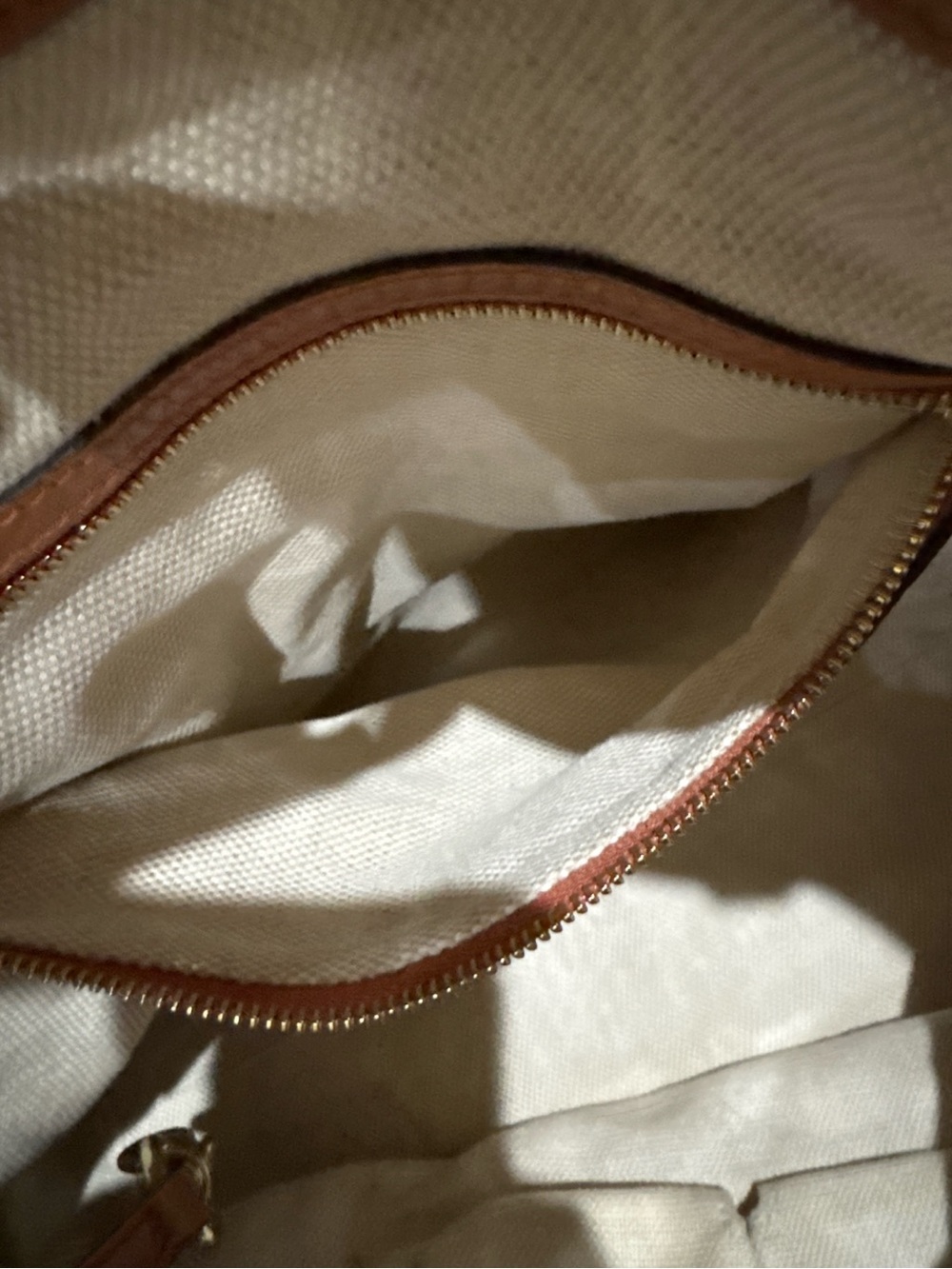 Authentic Gucci Soho Leather Hobo - Picture 6 of 11